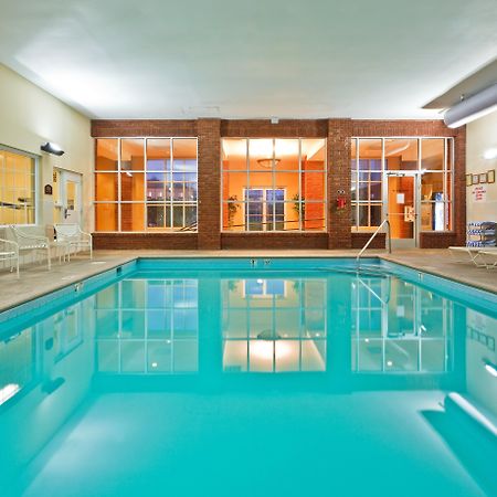 Holiday Inn Express Hotel & Suites Manchester Conference Center By Ihg Exteriör bild