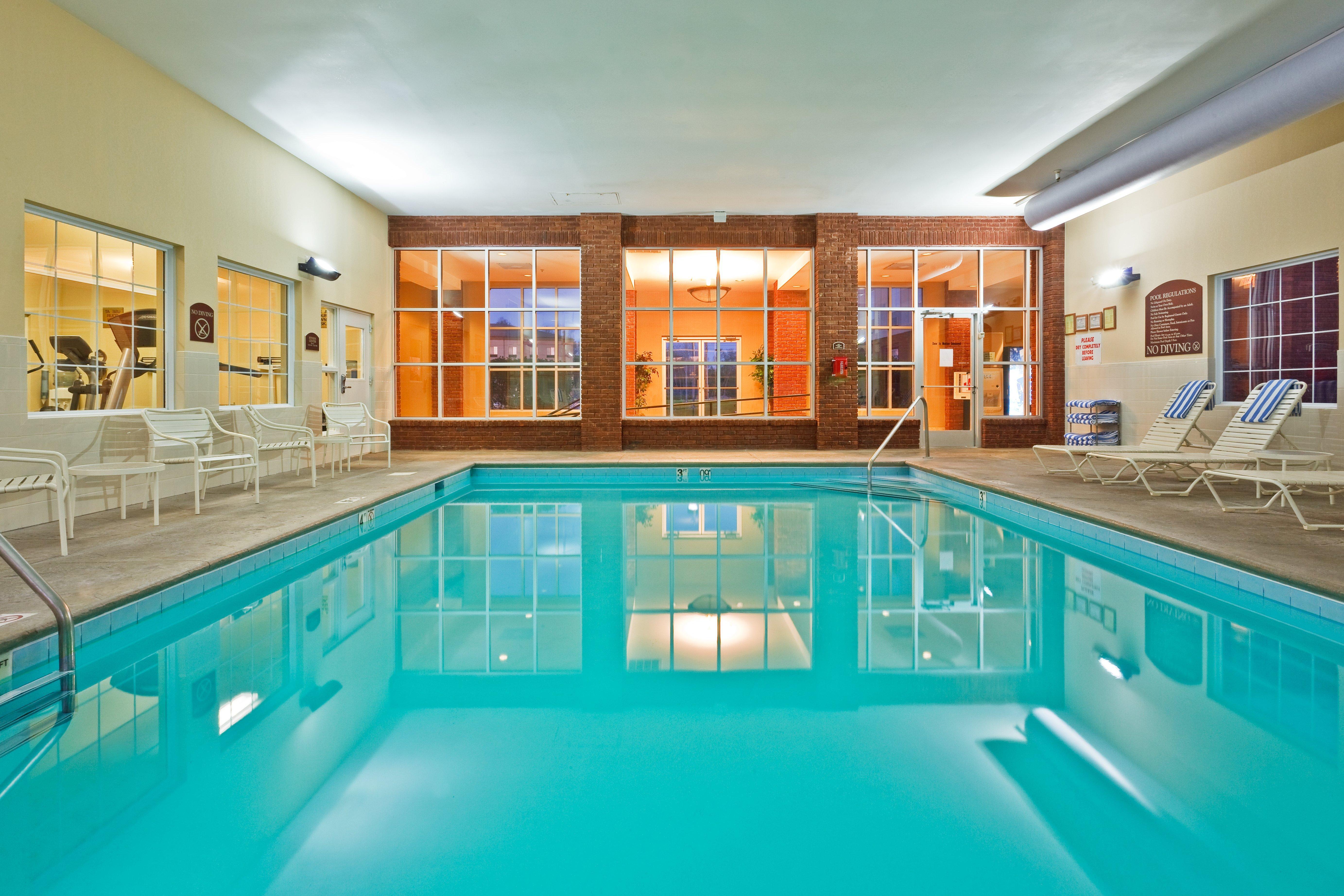 Holiday Inn Express Hotel & Suites Manchester Conference Center By Ihg Exteriör bild