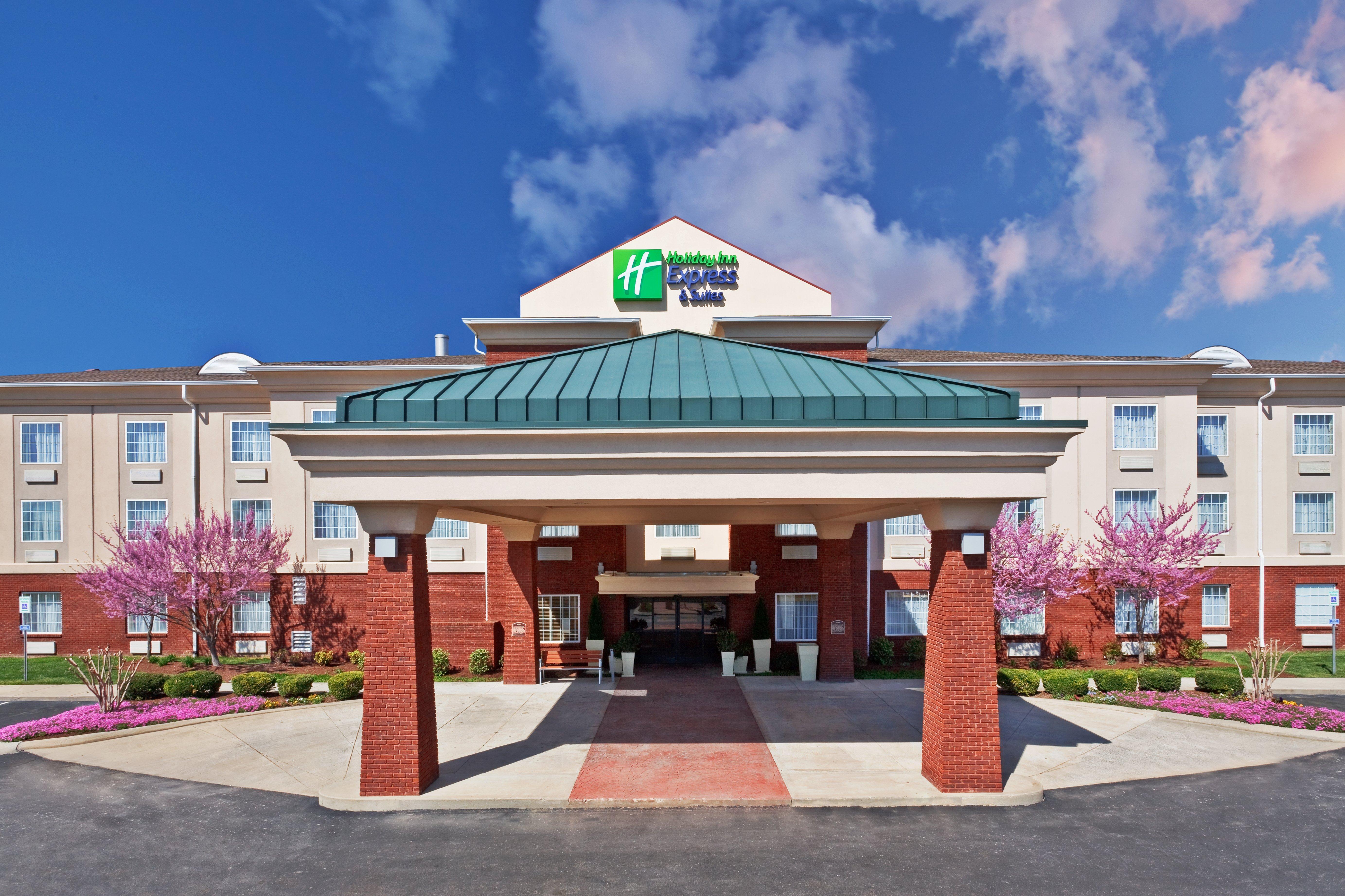 Holiday Inn Express Hotel & Suites Manchester Conference Center By Ihg Exteriör bild