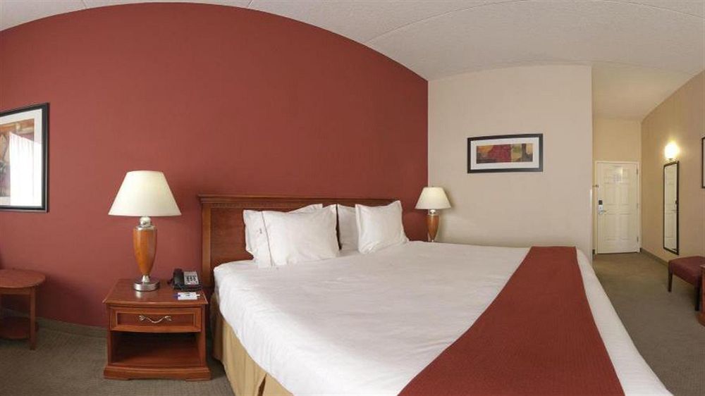Holiday Inn Express Hotel & Suites Manchester Conference Center By Ihg Exteriör bild